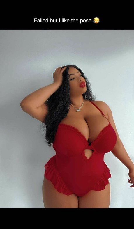 Yathbeauty ヌードのポルノスター 写真