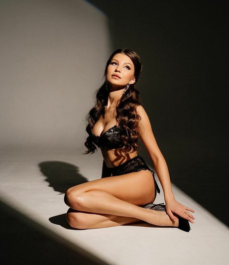 avdotka HDポルノスター 画像