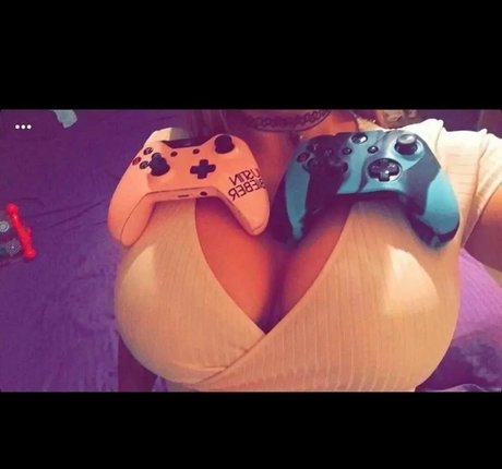 Whispah gaming アダルトスター 画像