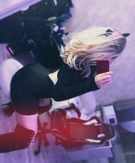 ブルネットの看護師OnlyFans 美しいヌード 写真