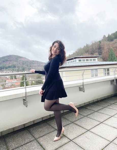 エモオンリーファン 無料ポルノ 写真