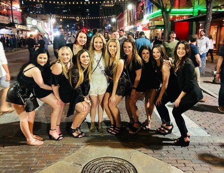 ぽっちゃり痴女OnlyFans セクシー裸 写真