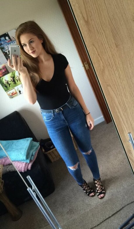 Chloe Rock ポルノスター 高品質 画像