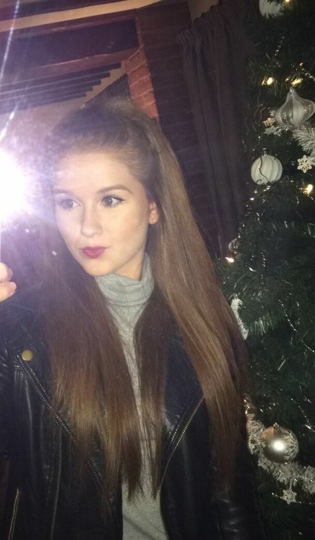 Chloe Rock 完璧な女優 画像