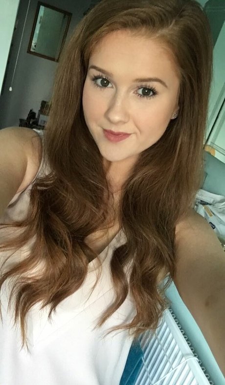 Chloe Rock 高品質スター 写真