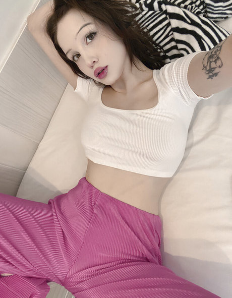 Emmavipp ポルノスター アーカイブ