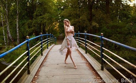Lolly Bella_ 裸のポルノスター 写真