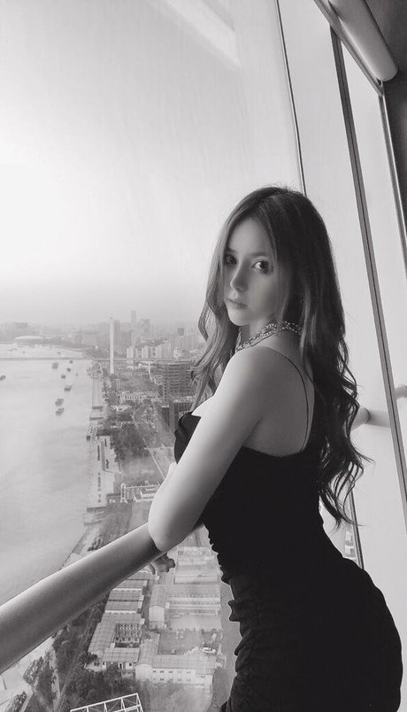 Lydia Yuna アダルトモデル 写真