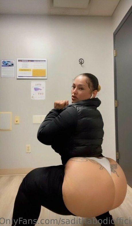 sadithabodi ポルノスター ヌード 写真