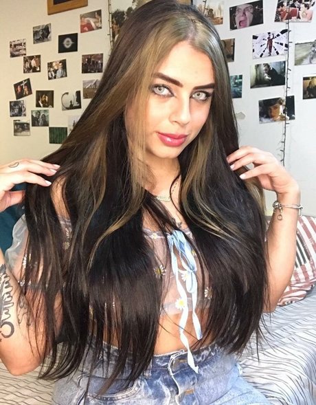 Andressakin エロティックモデル 写真