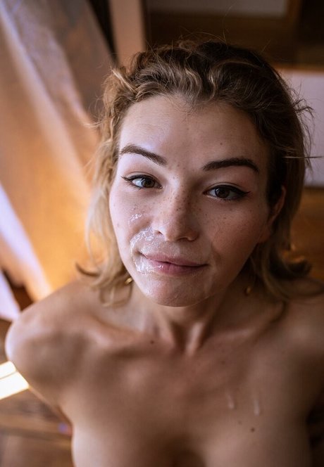 アジア人トゥインクOnlyFans 美しい裸 画像