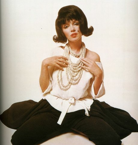 大きな黒いお尻のOnlyFans セクシーヌード ギャラリー