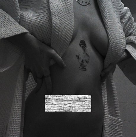 Cap0nce Capxnce 裸のモデル ギャラリー