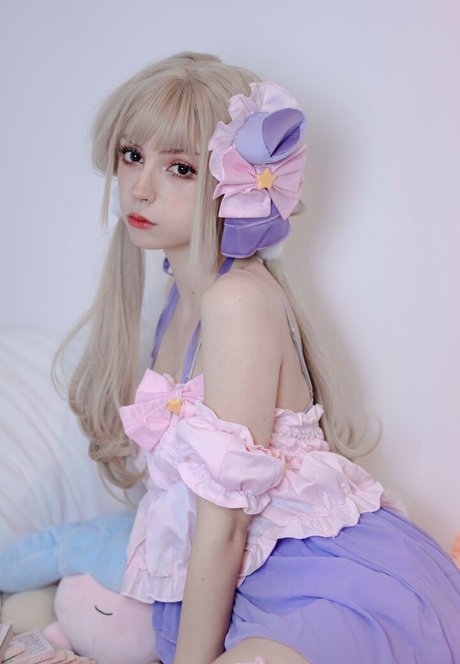 Himeecosplay セクシーなスター 写真