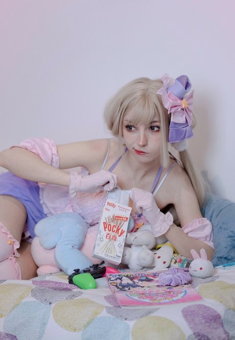 Himeecosplay エロティックなポルノスター 写真