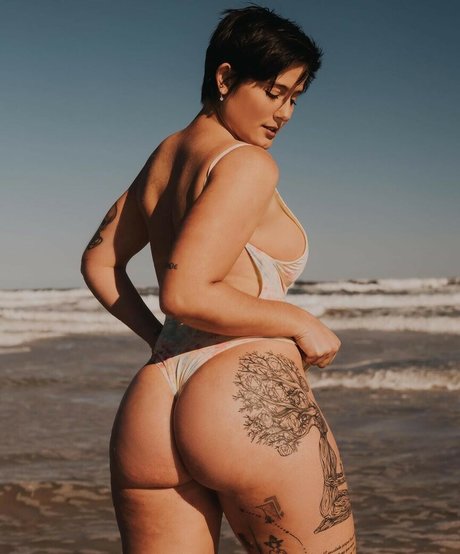 Laura Lehmkuhl ポルノスター 写真