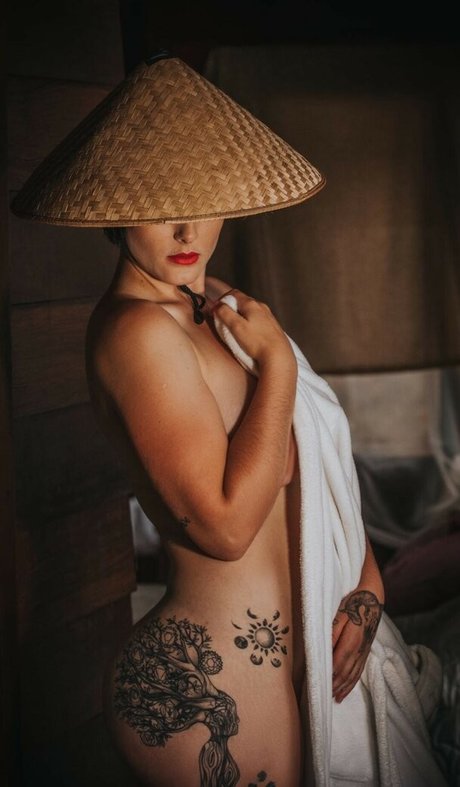 Laura Lehmkuhl ポルノスター 独占 写真