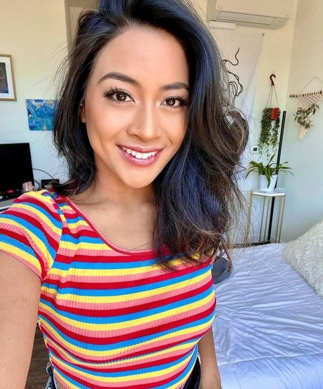 若い熟女OnlyFans アダルト 写真