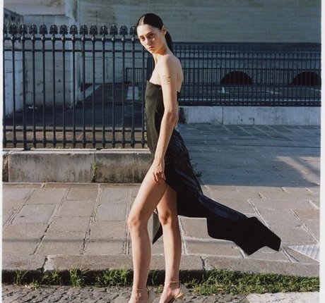 Cont ethics エロティックモデル 画像