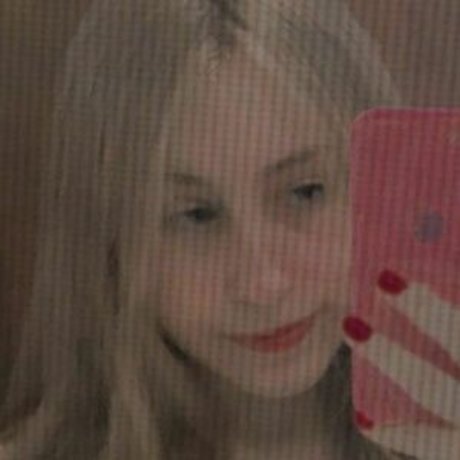 Giihalbino ポルノスター 写真