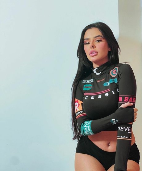 Mah Tavares アダルトモデル 写真