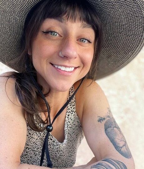 Jenners ポルノモデル 画像