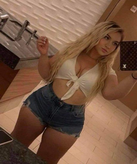 kattykatt214 ポルノスター アート 画像