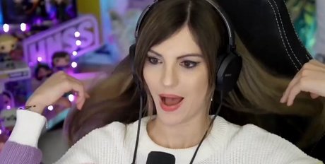 曲線美のティーンズOnlyFans ポルノグラフィック 写真