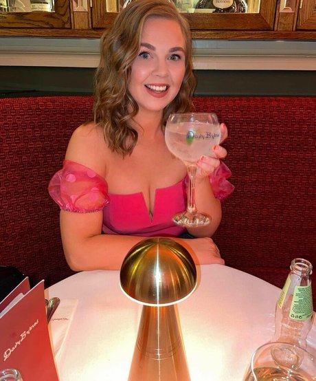 濃厚なラテン系熟女OnlyFans トップ 写真