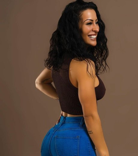 ゲイのラフなOnlyFans ポルノ 画像