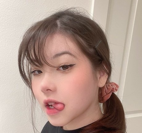 Julia Nakamura スター ヌード 画像