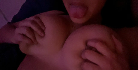 Pearl Niyada 最高のポルノスター 写真