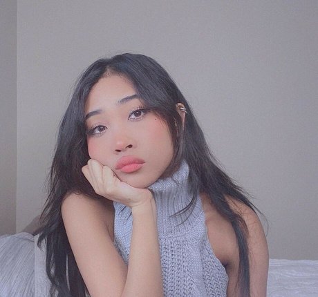 ティーンプッシーOnlyFans 美しいヌード 画像