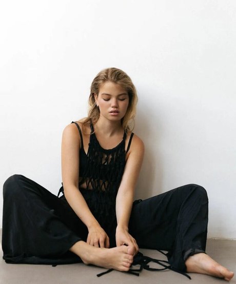 客室乗務員 OnlyFans HD 写真