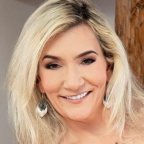 Sandy BigBoobs ヌード女優 写真