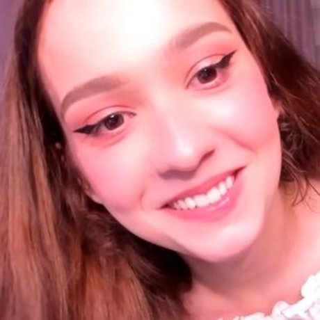 LilyLanska ポルノスター 高品質 画像