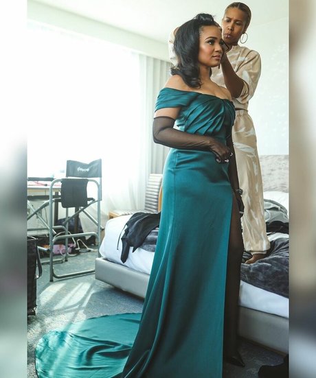 ブラック・ポーグ・オンリーファンズ エロチック 写真