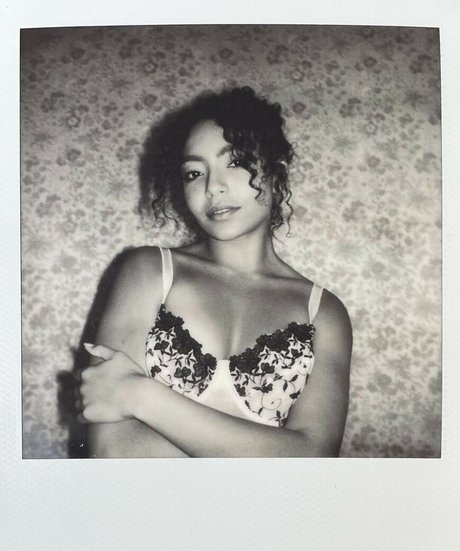 Any Gabrielly かわいいポルノスター ギャラリー