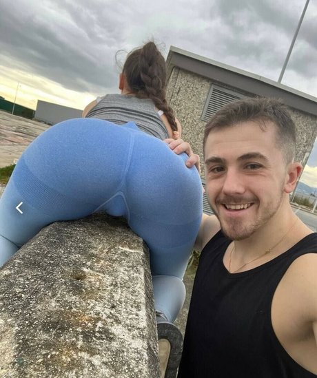 レズビアンキスOnlyFans 無料裸 画像