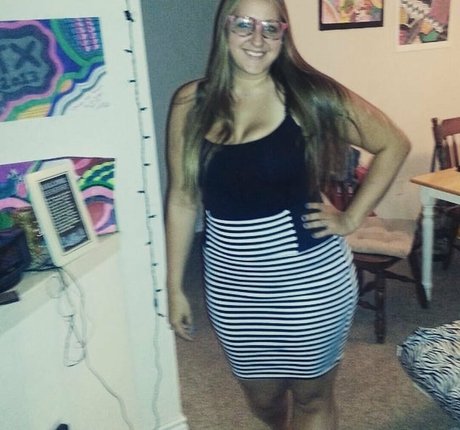 巨乳とお尻のOnlyFans ホットポルノ ギャラリー