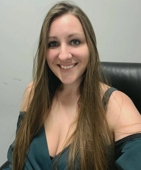 ぽっちゃり痴女OnlyFans ヌード 画像