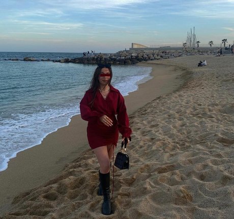 dumps 裸の女優 ギャラリー