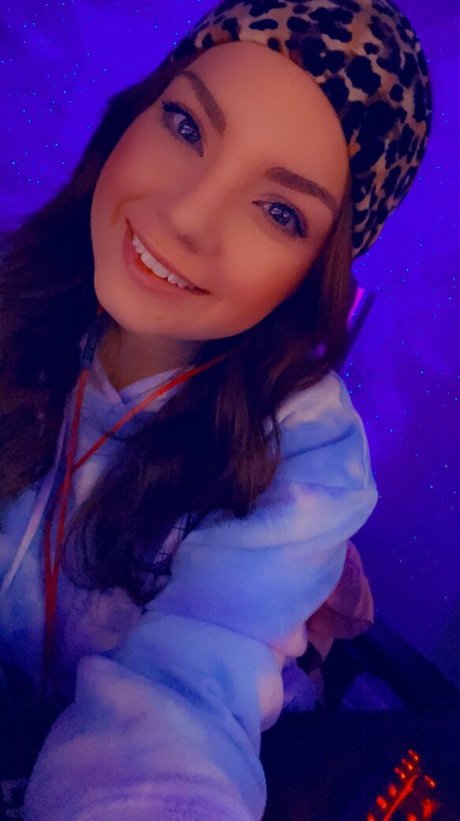 Gingy Gingerliness アダルトスター 画像