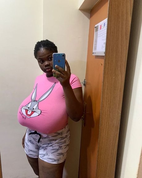 Chioma lovv 美しいスター 写真