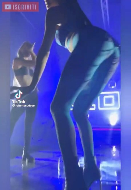 Elodie Di Patrizi xxxスター 写真