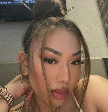 Kimberly Nguyen ホットなポルノスター ギャラリー