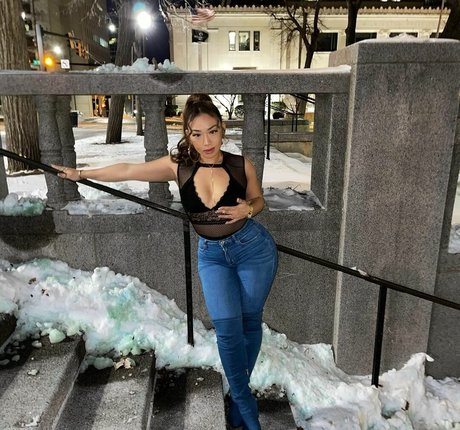 Kimberly Nguyen 無料のスター 画像