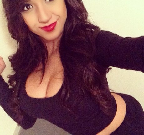 Alexandra Nicole xxxモデル 写真