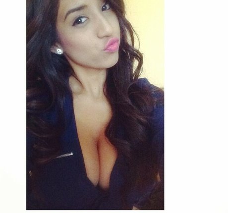 Alexandra Nicole 完璧な女優 アーカイブ