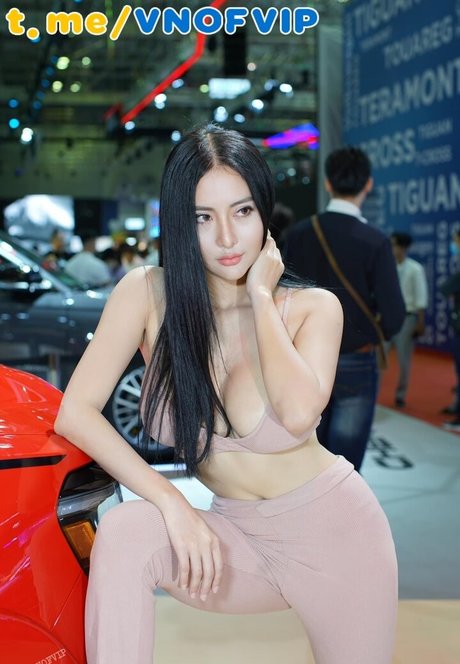 アーミーガールズオンリーファン 美しいヌード 写真